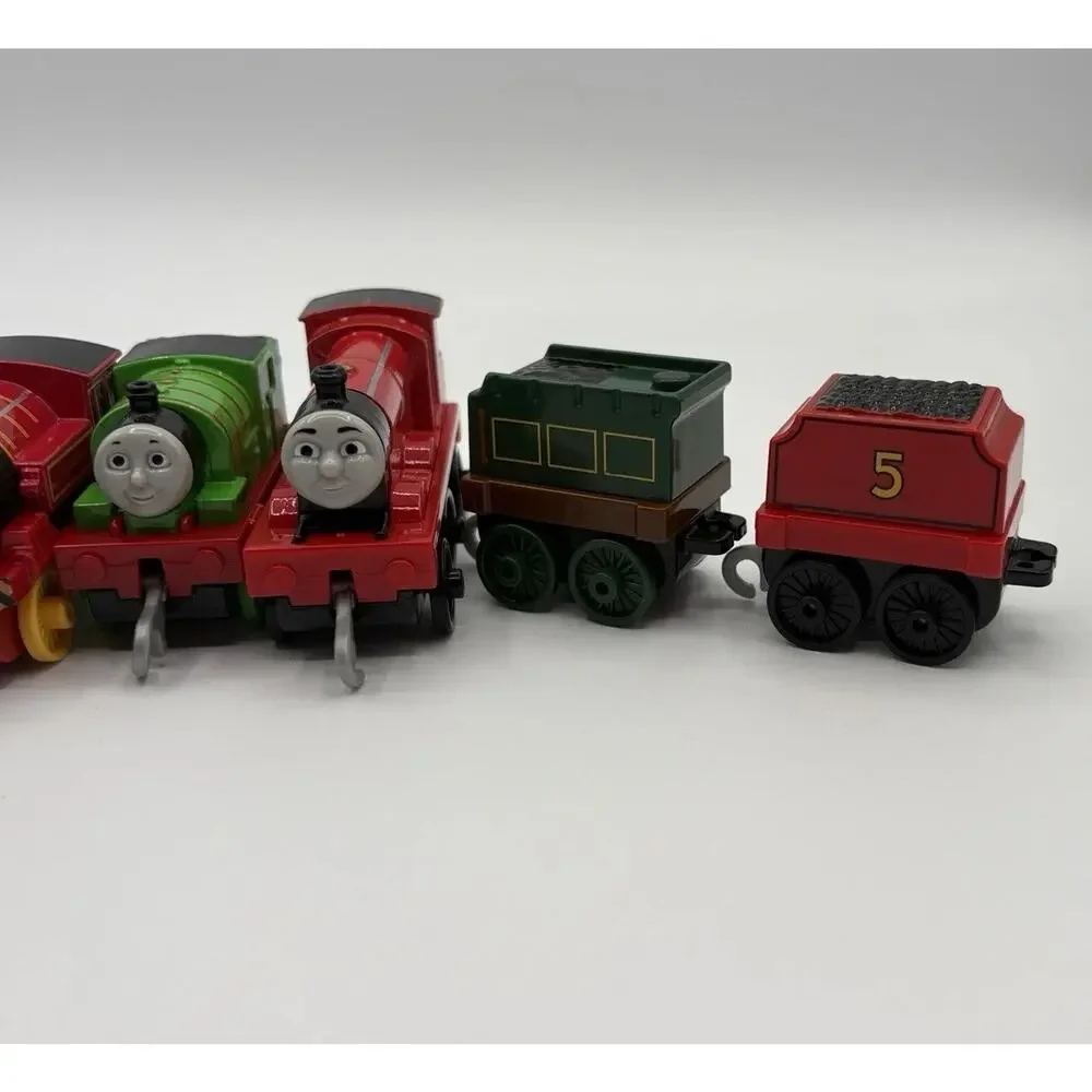 Thomas The Train and Friends Diecast Push Along Trains Carts Lot of 8 Multicolor